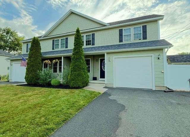 Property at 17 B Hubbard Unit 17 B, Westfield, MA 01085, 3 beds, 1.5 baths