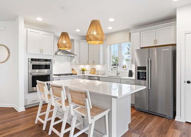 Property at 6 Mason Way #63, Woburn, MA 01801, 3 beds, 2.5 baths