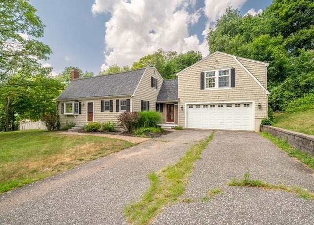 Property at 10 Carlida Rd, Groveland, MA 01834, 5 beds, 3.5 baths