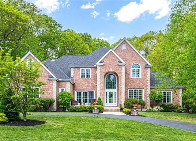 Property at 38 Lenox Dr, Franklin, MA 02038, 5 beds, 3.5 baths