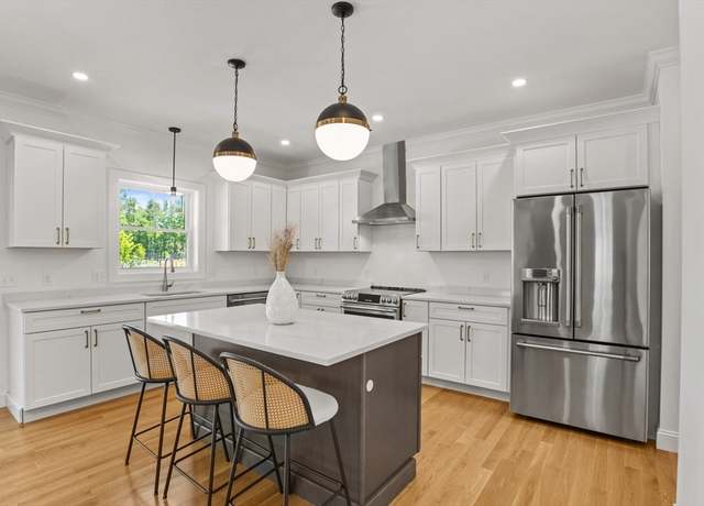 Property at 8 Mass Ave, Wilmington, MA 01887, 4 beds, 2.5 baths