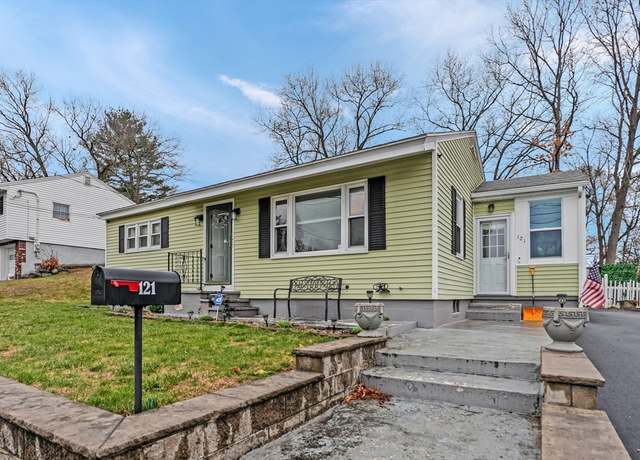 Property at 121 Old Meadow Rd, Dracut, MA 01826, 3 beds, 2 baths