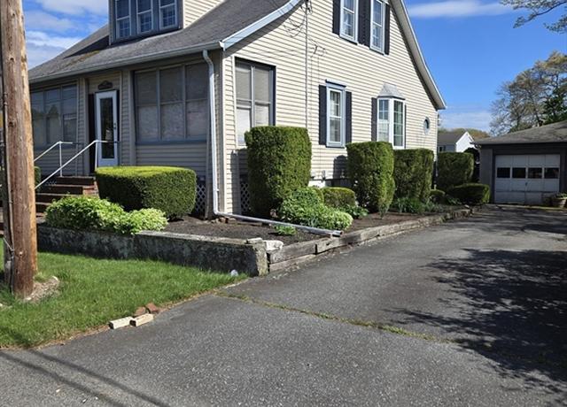 Property at 954 Glen St, New Bedford, MA 02745, 3 beds, 1.5 baths