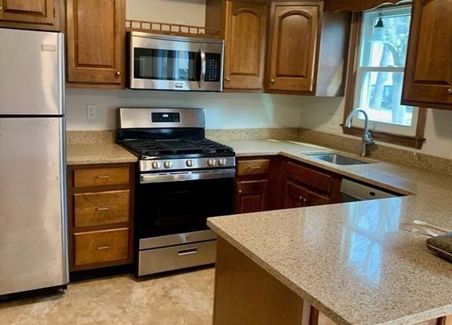 Property at 136 Wellman Ave #136, Chelmsford, MA 01863, 2 beds, 1.5 baths