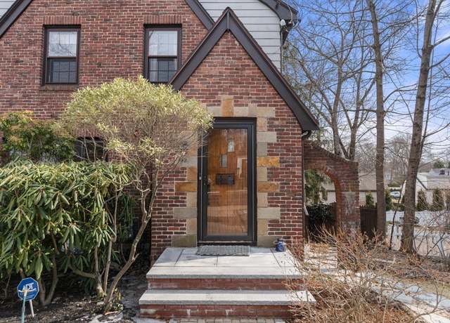 Property at 42 Alexander Rd, Newton, MA 02461, 3 beds, 3.5 baths