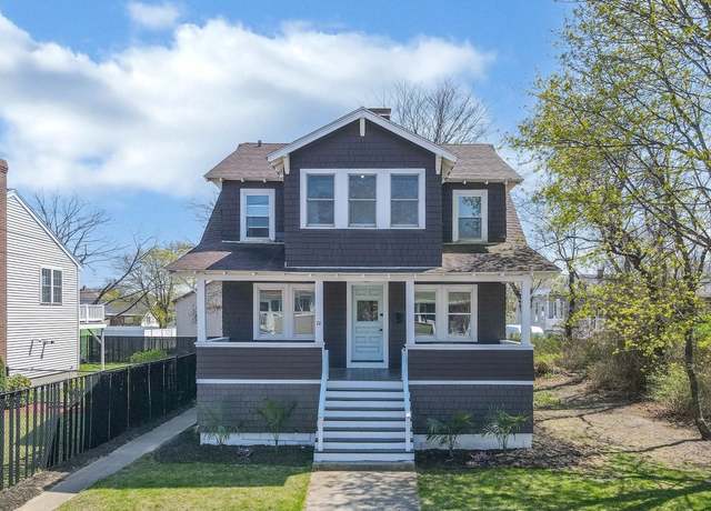 Property at 74 Kenberma St, Hull, MA 02045, 5 beds, 1.5 baths