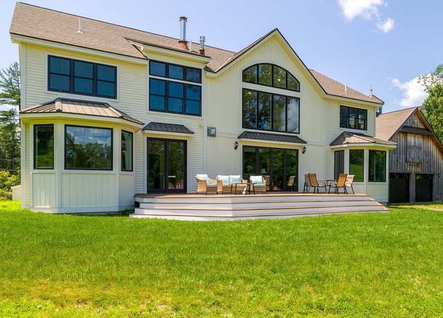 Property at 19 Hardscrabble Rd, Sterling, MA 01564, 5 beds, 3.5 baths