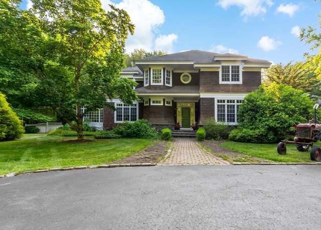 Property at 218 Pine St, Rehoboth, MA 02769, 4 beds, 3.5 baths
