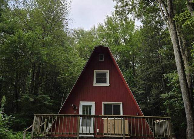 Property at 121 Amherst Rd, Pelham, MA 01002, 5 beds, 3 baths