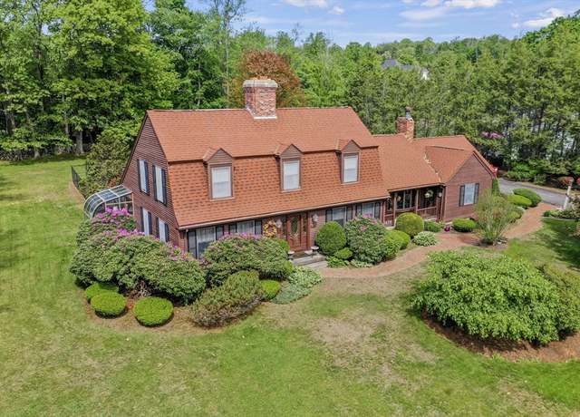Property at 44 Colonial Dr, Leominster, MA 01453, 4 beds, 2.5 baths