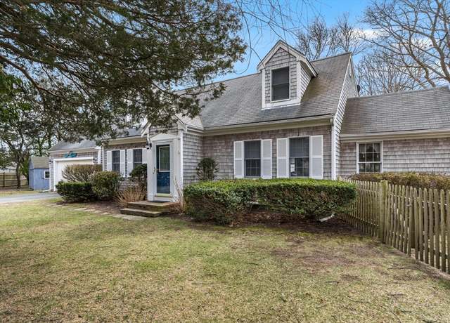 Property at 18 Savery Ln, Falmouth, MA 02540, 3 beds, 2 baths