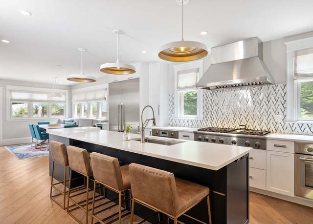 Property at 626 Main St, Hingham, MA 02043, 4 beds, 2.5 baths