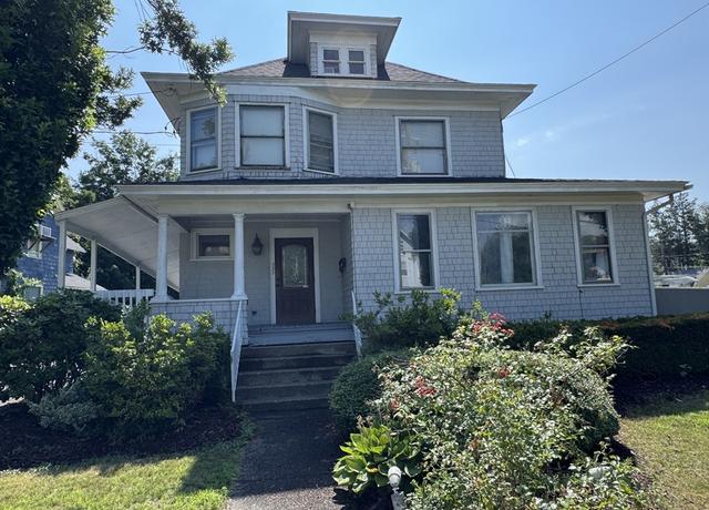 Property at 335 Federal St, Greenfield, MA 01301, 4 beds, 2.5 baths