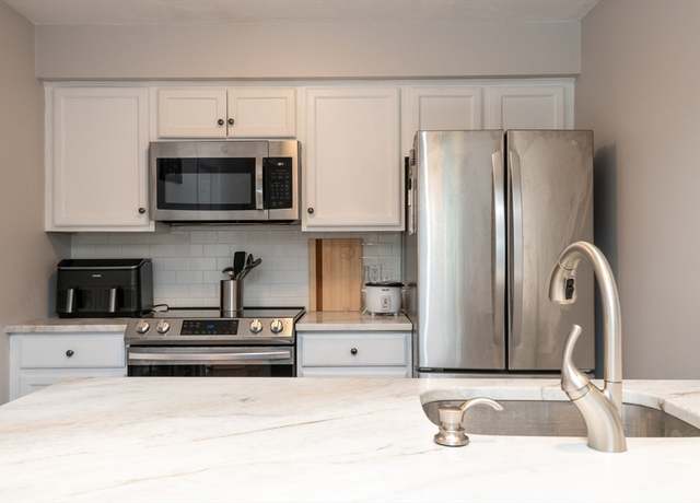 Property at 234 Water St #204, Wakefield, MA 01880, 2 beds, 1 bath