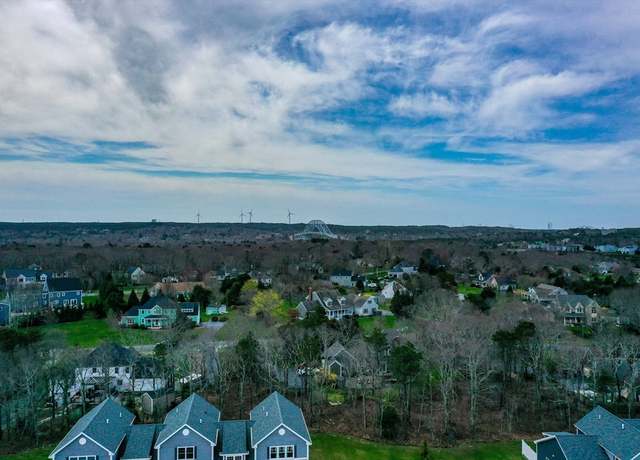 Property at 18 Ocean Pines Dr Unit B, Bourne, MA 02562, 2 beds, 2.5 baths
