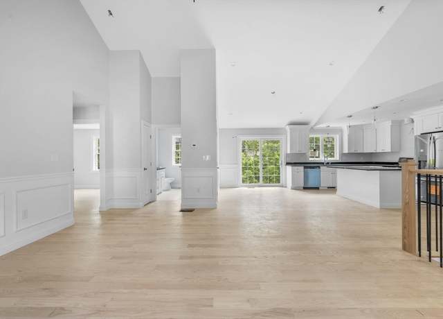 Property at 23 South St, Leicester, MA 01611, 4 beds, 3 baths