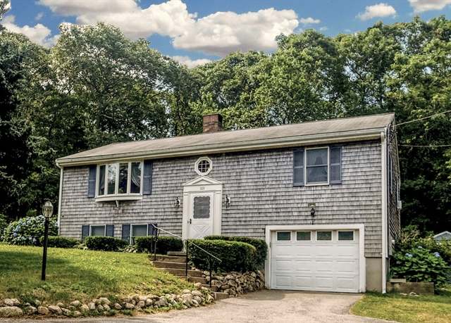 Property at 103 Moco Rd, Barnstable, MA 02668, 3 beds, 1.5 baths