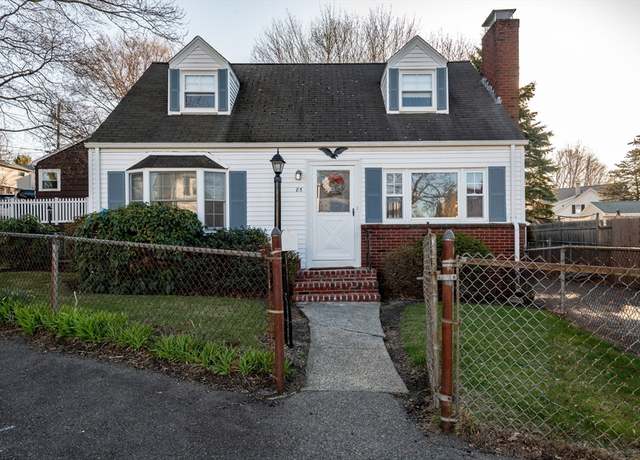 Property at 85 Fellsmere St, Lynn, MA 01904, 2 beds, 1.5 baths