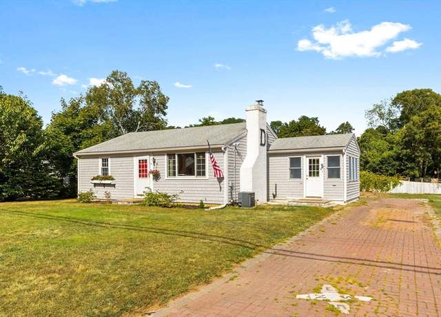 Property at 18 Antlers Shore Dr, Falmouth, MA 02536, 3 beds, 1 bath