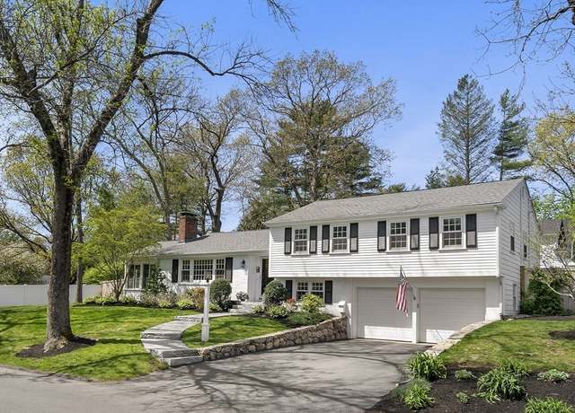 Property at 1 Winthrop Rd, Hingham, MA 02043, 4 beds, 2.5 baths