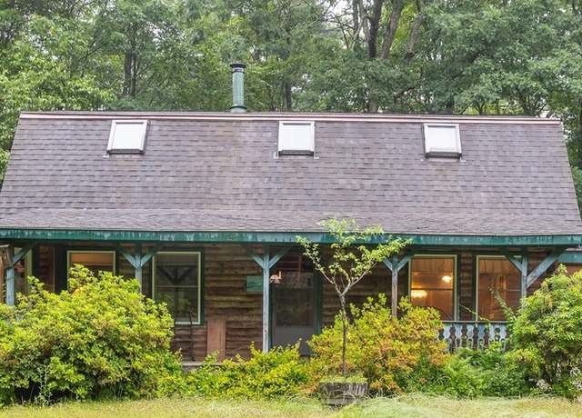 Property at 33 Valley Rd, Lunenburg, MA 01462, 3 beds, 1.5 baths