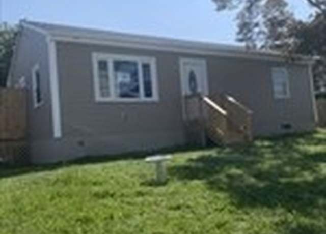 Property at 102 Crawford St, Fall River, MA 02724, 2 beds, 1 bath