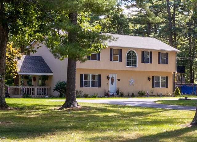 Property at 231 Shady Valley Rd, Coventry, RI 02816, 5 beds, 3.5 baths