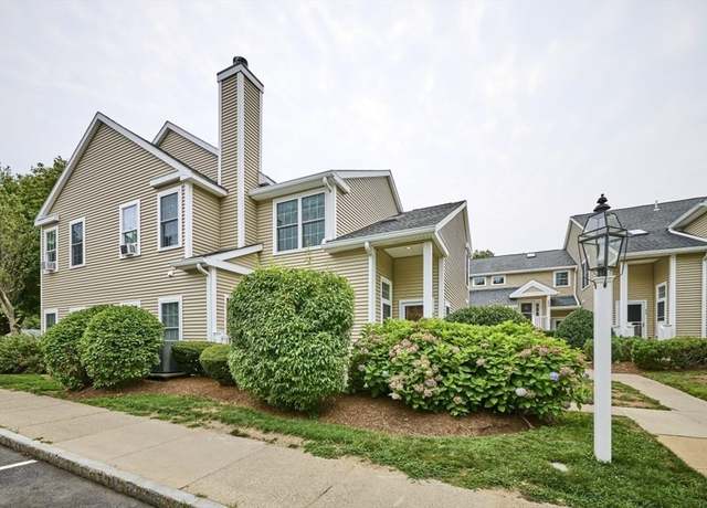 Property at 40 Bradford Commons Ln #40, Braintree, MA 02184, 2 beds, 1.5 baths