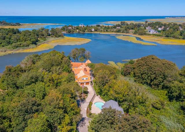 Property at 4390 Main, Barnstable, MA 02637, 6 beds, 4 baths