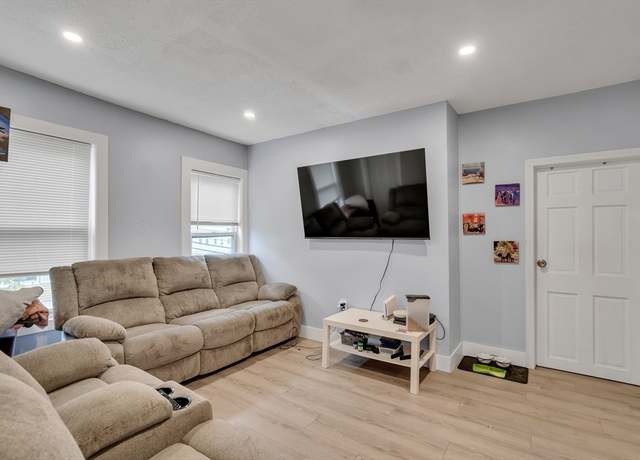 Property at 433 Lincoln St, Lowell, MA 01852, 10 beds, 4 baths