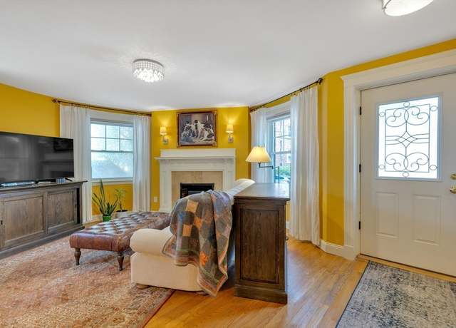Property at 8 Colbourne Cres #1, Brookline, MA 02445, 2 beds, 1 bath