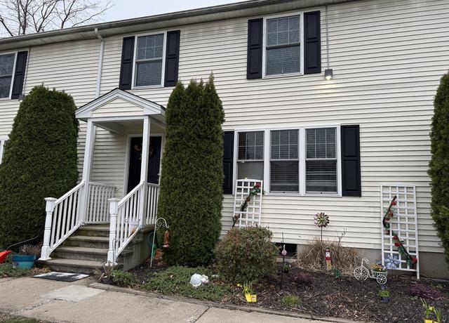 Property at 5 Legris Commons Ln #8, West Warwick, RI 02893, 3 beds, 2 baths