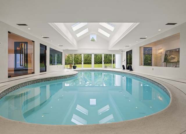 Property at 15 Scotch Dm, Easton, MA 02375, 3 beds, 4.5 baths