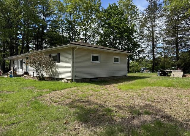Property at 29 Mayflower Rd, Leicester, MA 01524, 4 beds, 2 baths