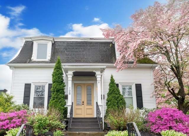 Property at 108 Franklin St #2, Melrose, MA 02176, 2 beds, 2 baths