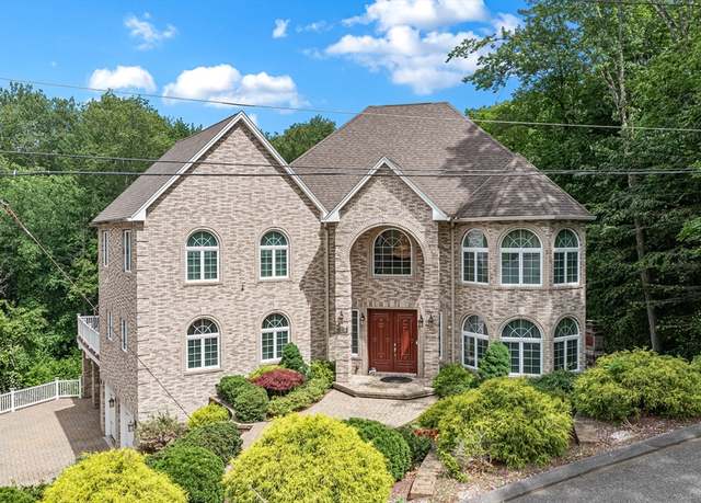 Property at 131 Ridgeway Dr, Agawam, MA 01030, 7 beds, 4.5 baths