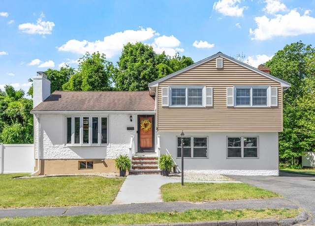 Property at 2 Appleton Rd, Wakefield, MA 01880, 3 beds, 1.5 baths