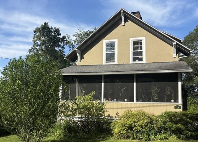 Property at 19 Aldena Rd, Worcester, MA 01603, 3 beds, 1.5 baths
