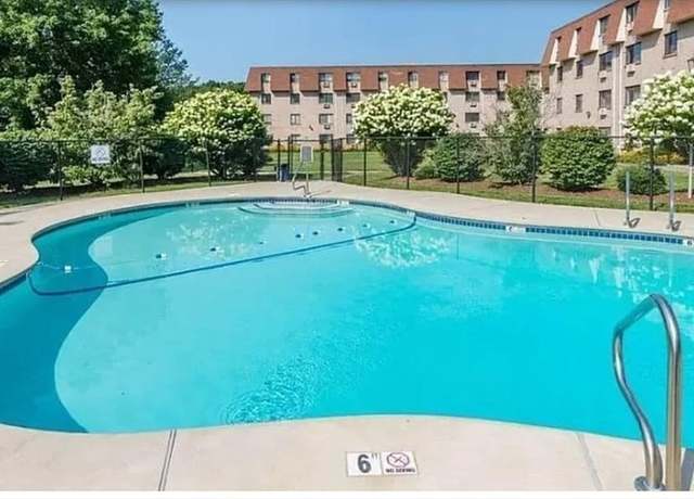 Property at 119 Grove #243, Rockland, MA 02370, 1 bed, 1 bath
