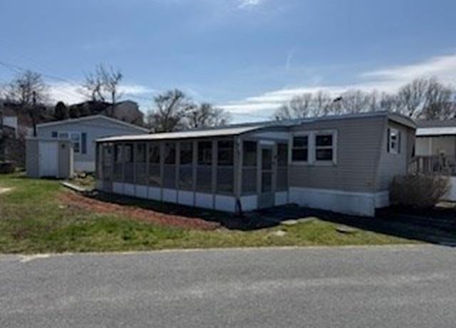 Property at 46 Kins Ct, Wareham, MA 02558, 2 beds, 1 bath