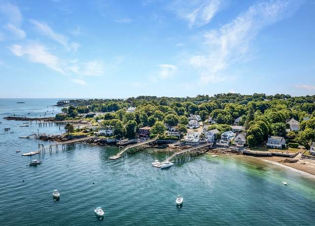 Property at 40A Cloutmans Ln, Marblehead, MA 01945, 4 beds, 2.5 baths