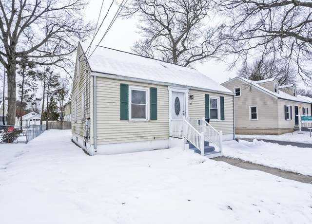 Property at 95 Victoria St, Springfield, MA 01104, 3 beds, 2 baths