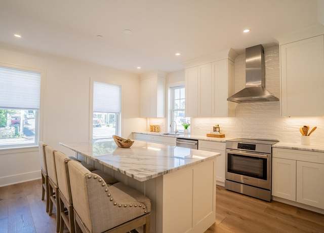 Property at 182 Merrimac St #1, Newburyport, MA 01950, 2 beds, 2.5 baths