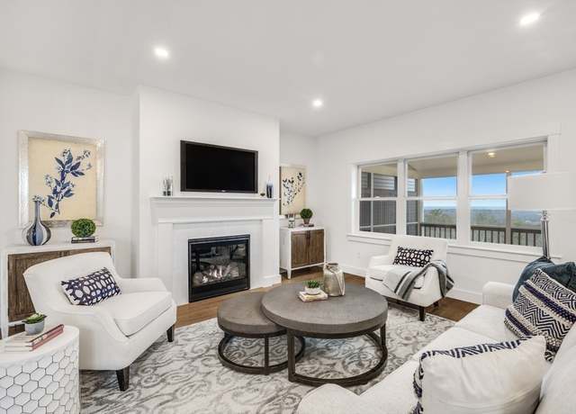 Property at 43 Outlook East #43, Plymouth, MA 02360, 3 beds, 3 baths