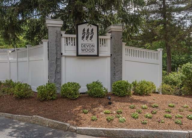 Property at 109 Bradford Commons Ln #109, Braintree, MA 02184, 2 beds, 2.5 baths