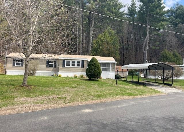 Property at 10 Willow Cir, Brimfield, MA 01010, 2 beds, 1 bath