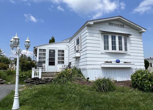 Property at 10 Fourth Ave, Westfield, MA 01085, 2 beds, 2 baths