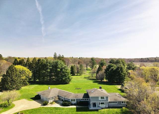 Property at 36 Moulton St, Hamilton, MA 01982, 4 beds, 3.5 baths