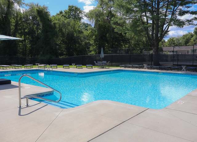 Property at 2 Village Hill Ln #3, Natick, MA 01760, 1 bed, 1 bath