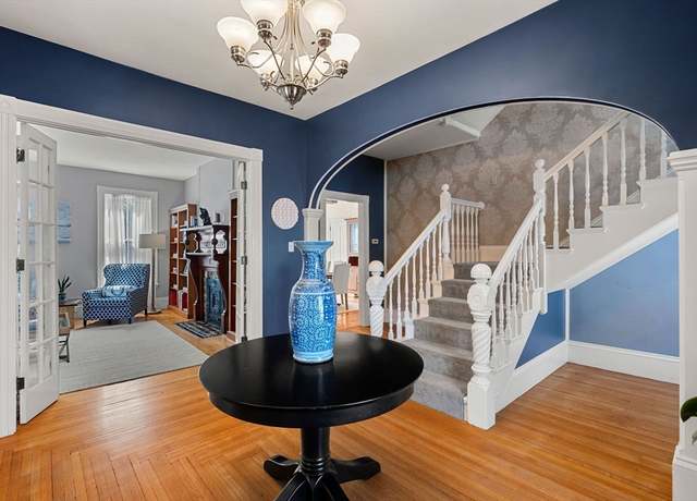 Property at 6 Summit Pl, Newburyport, MA 01950, 5 beds, 2.5 baths